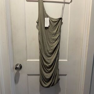 NWT l-Space Olive Green One-Shoulder Dress XL but ptp is 15 before stretch